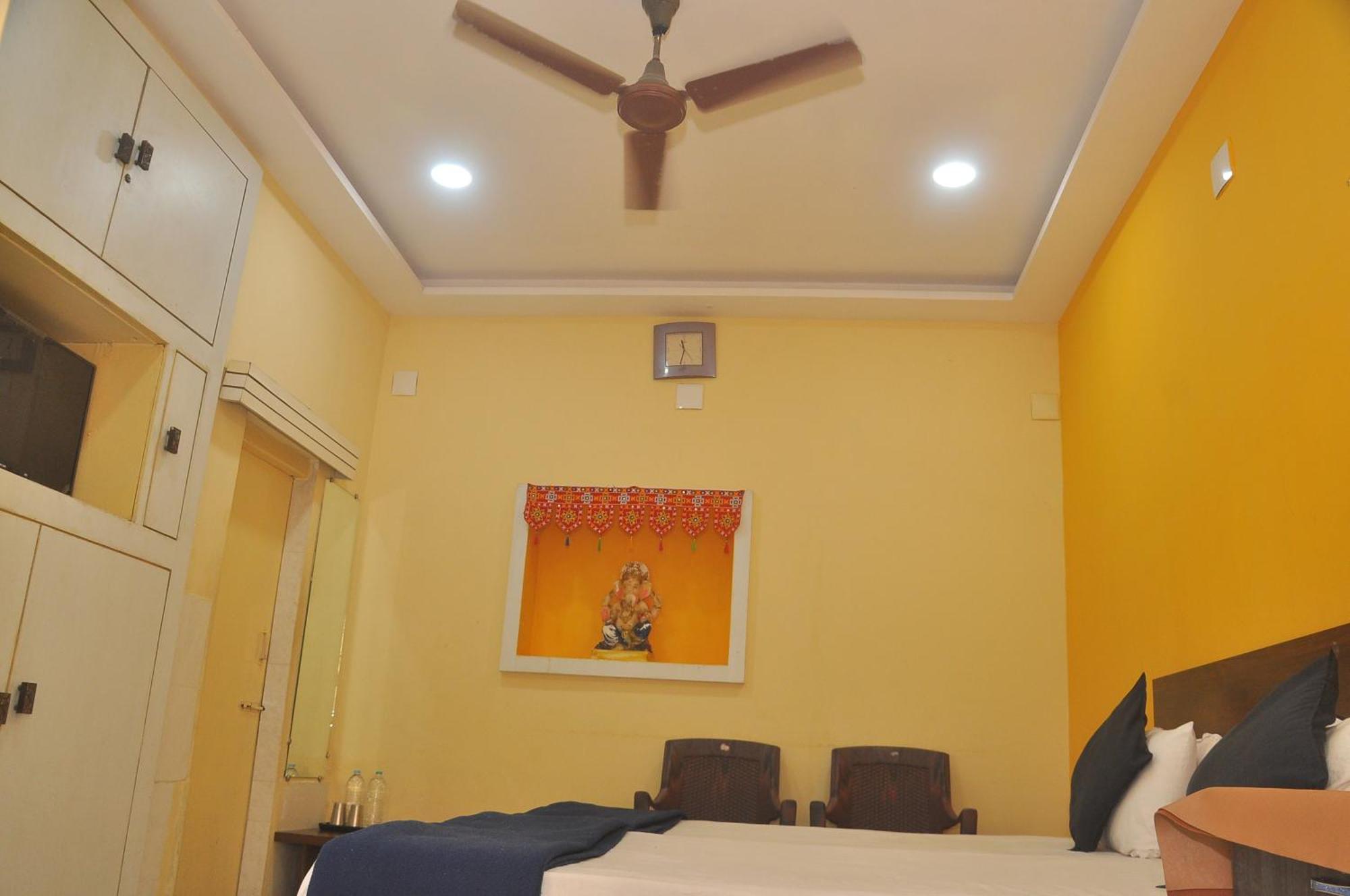 Chitrakut Bungalows Dwārka Exteriör bild