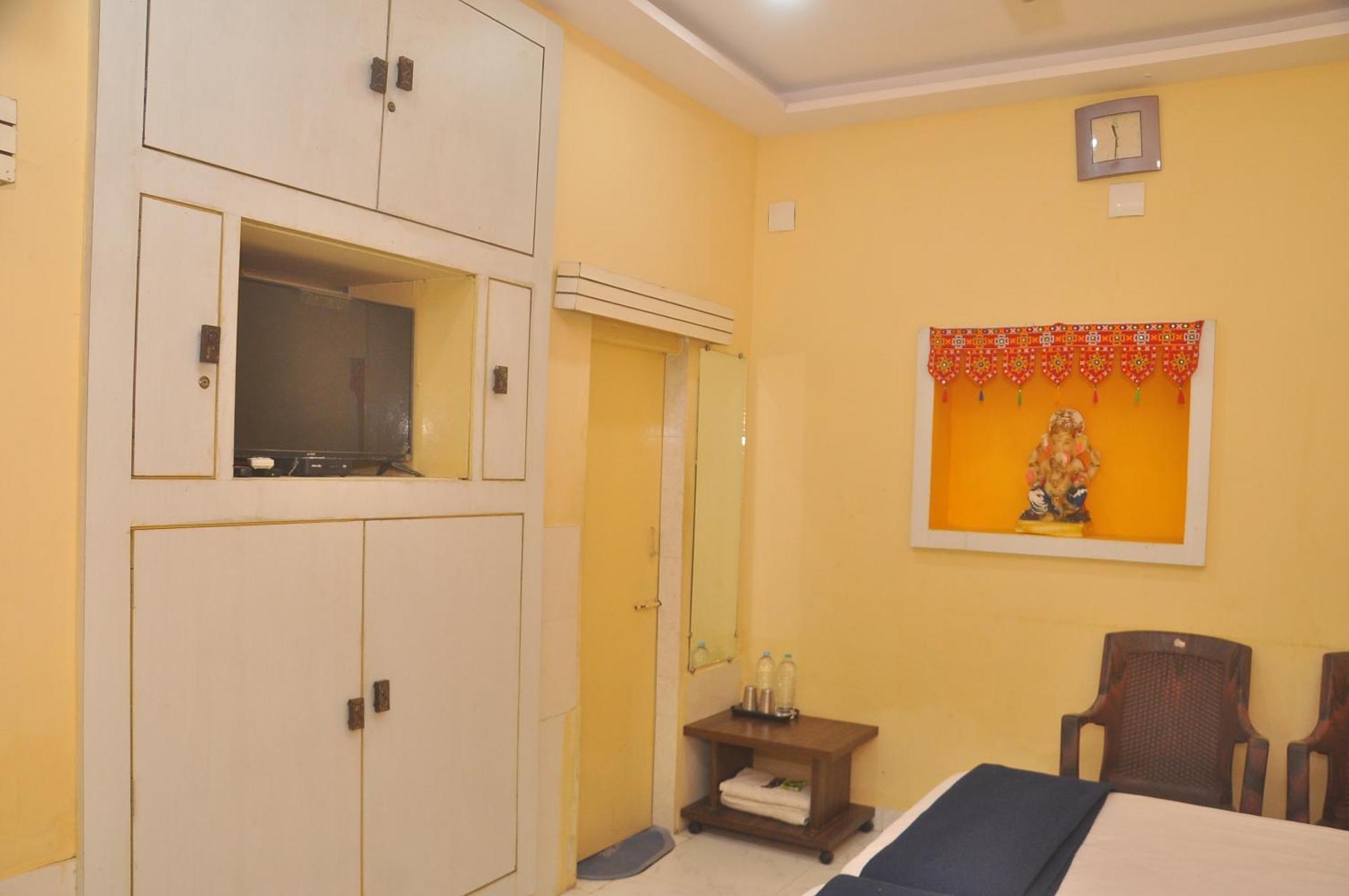 Chitrakut Bungalows Dwārka Exteriör bild